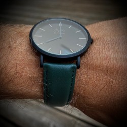 Montre Montre Homme La Véritable bracelet cuir vert fond noir finit...
