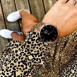 Montre Montre Mixte L'Intemporelle dorée rose fond noir par Menthe ...