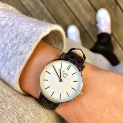 La Véritable F cuir python noir fond blanc chromée