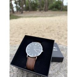 Montre Montre Homme La Véritable bracelet cuir marron fond noir chr...