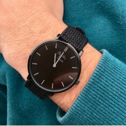 L'Indécise tressée noir fond noir