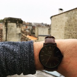 La Véritable H cuir marron fond noir finition noire