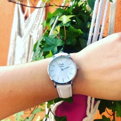 Montre Montre Femme La Véritable bracelet cuir blanc fond blanc chr...